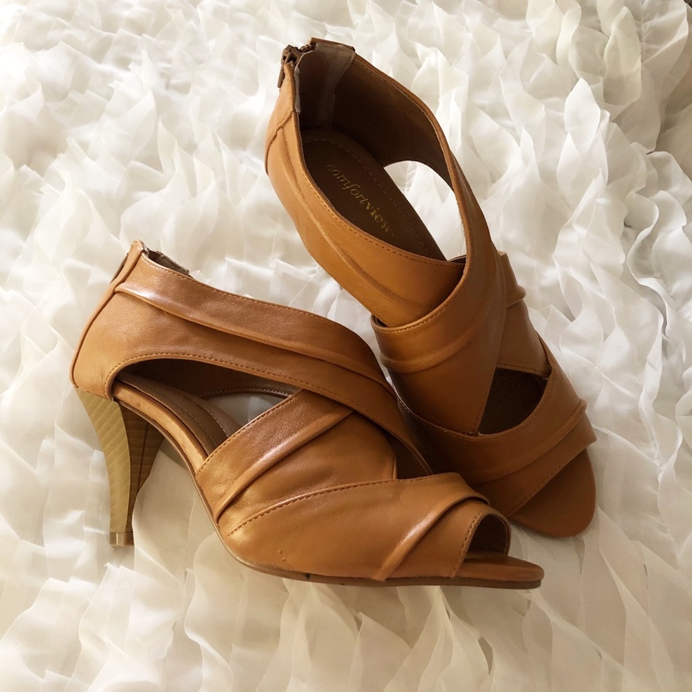 Comfortview Tan Heels